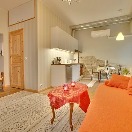 Daily - Old Town Romantic Apartment Tallinn